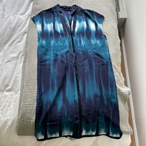 Gorgeous Elie Tahari tie dye sleeveless dress! Silky material